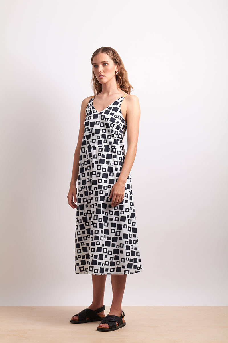 Neris Lino On The Pull Dress
