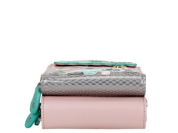 Vendula bubble cat laundromat Callaway bag