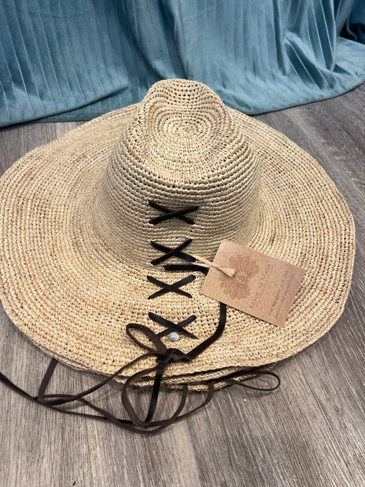Aziz Hat Lace Natural/ Made in Mada