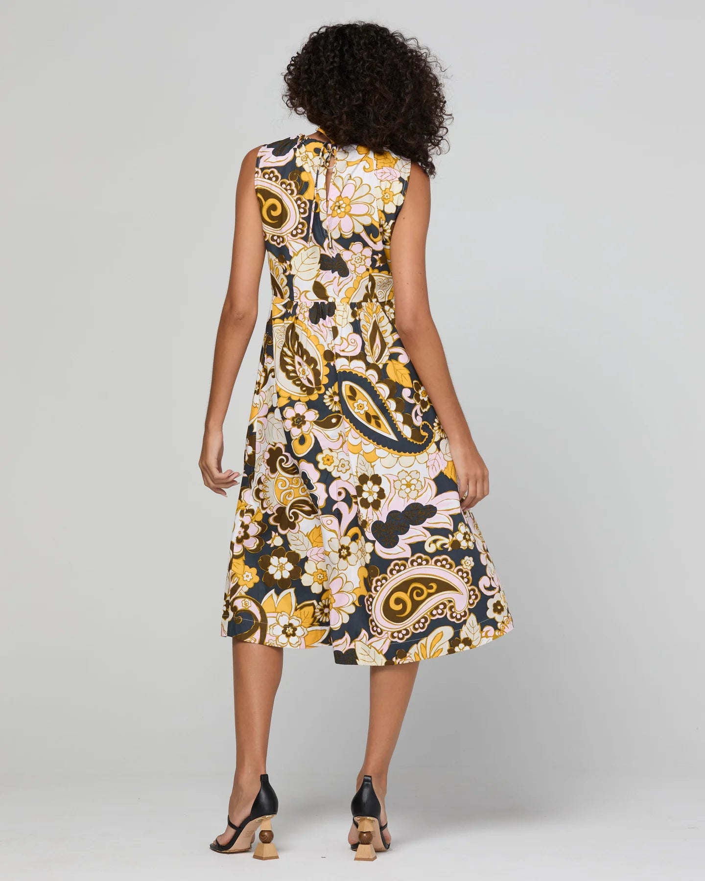 Boom Shankar Carmen Dress Thema