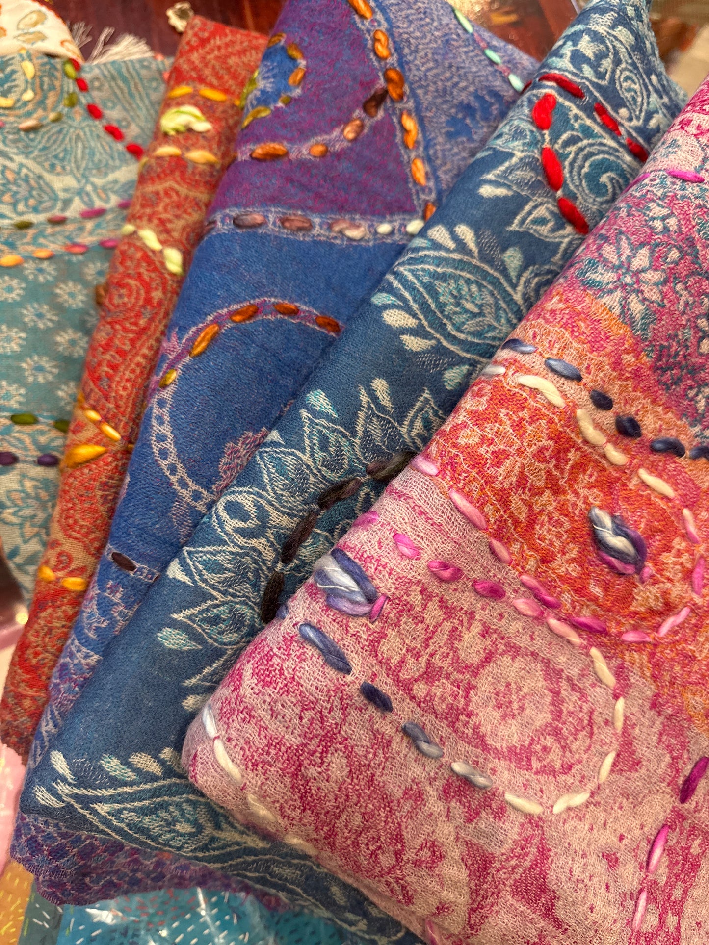 Shawl Embroidered Merino wool